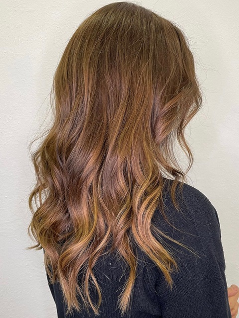 melena con extensiones adhesivas